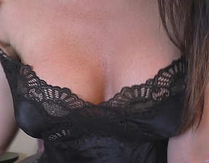content/Caress-My-Breasts/3.jpg