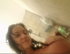 content/naughty-candids-shower/1.jpg